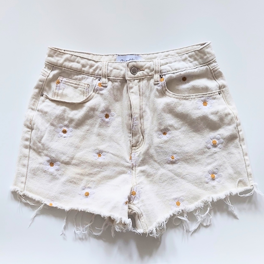 Angel Kiss Size 7 / 28 Daisy Flower Juniors Denim High Rise Cut Off Jean Shorts